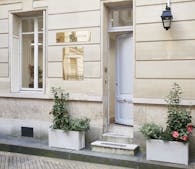 Tour of galleries and auction houses