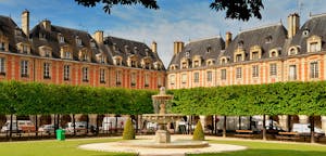 Gallery Tour in the Marais 